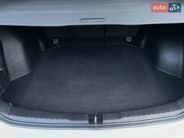 Белый Хонда СРВ, объемом двигателя 1.6 л и пробегом 151 тыс. км за 19850 $, фото 112 на Automoto.ua