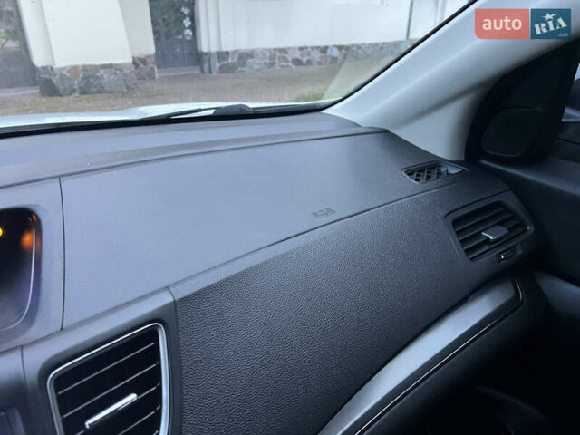 Белый Хонда СРВ, объемом двигателя 1.6 л и пробегом 151 тыс. км за 19850 $, фото 60 на Automoto.ua