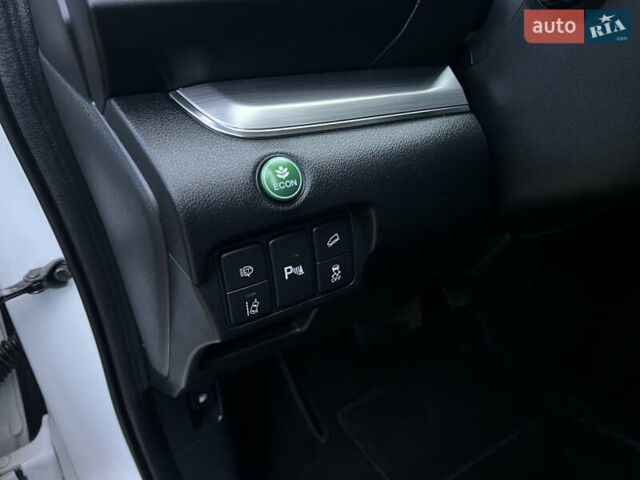 Белый Хонда СРВ, объемом двигателя 1.6 л и пробегом 151 тыс. км за 19850 $, фото 46 на Automoto.ua