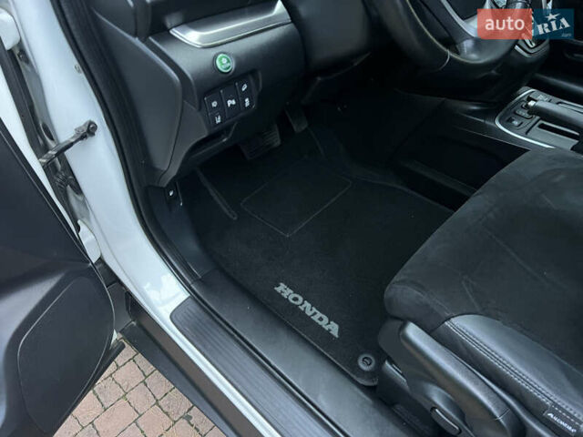 Белый Хонда СРВ, объемом двигателя 1.6 л и пробегом 151 тыс. км за 19850 $, фото 41 на Automoto.ua