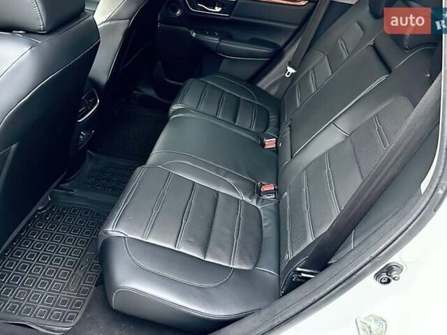 Белый Хонда СРВ, объемом двигателя 1.5 л и пробегом 101 тыс. км за 18300 $, фото 28 на Automoto.ua