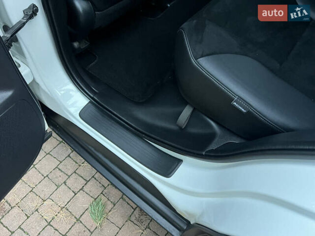 Белый Хонда СРВ, объемом двигателя 1.6 л и пробегом 151 тыс. км за 19850 $, фото 74 на Automoto.ua