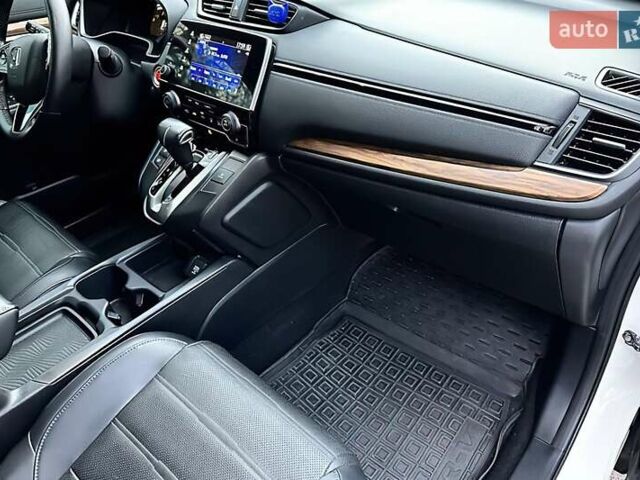 Белый Хонда СРВ, объемом двигателя 1.5 л и пробегом 101 тыс. км за 18300 $, фото 23 на Automoto.ua