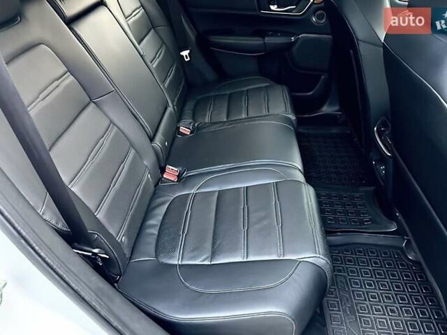 Белый Хонда СРВ, объемом двигателя 1.5 л и пробегом 101 тыс. км за 18300 $, фото 29 на Automoto.ua