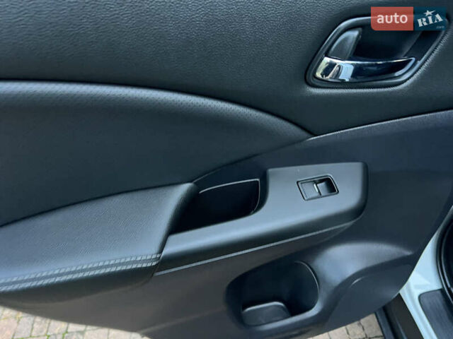 Белый Хонда СРВ, объемом двигателя 1.6 л и пробегом 151 тыс. км за 19850 $, фото 73 на Automoto.ua