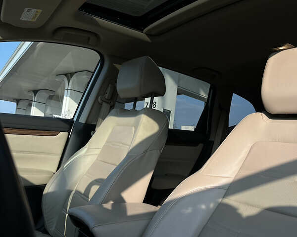 Белый Хонда СРВ, объемом двигателя 1.5 л и пробегом 81 тыс. км за 20499 $, фото 25 на Automoto.ua