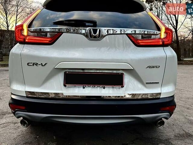 Белый Хонда СРВ, объемом двигателя 1.5 л и пробегом 101 тыс. км за 18300 $, фото 5 на Automoto.ua