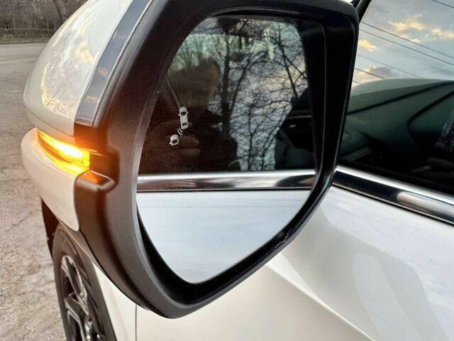 Белый Хонда СРВ, объемом двигателя 1.5 л и пробегом 101 тыс. км за 16300 $, фото 8 на Automoto.ua