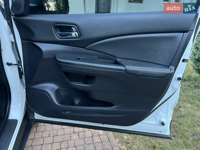 Белый Хонда СРВ, объемом двигателя 1.6 л и пробегом 151 тыс. км за 19850 $, фото 86 на Automoto.ua