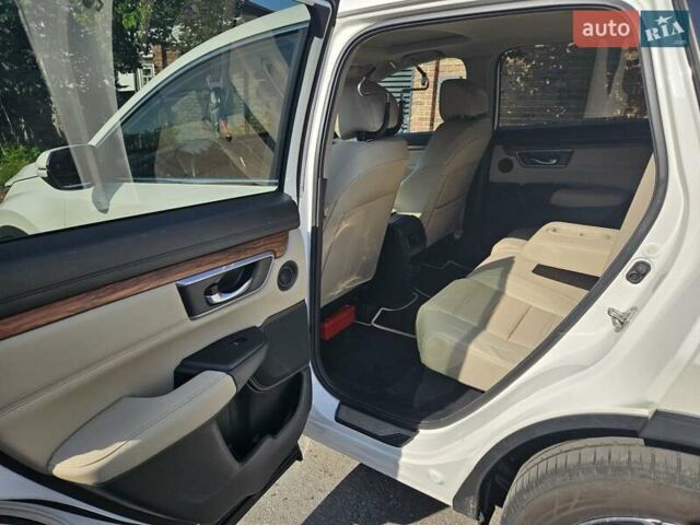 Белый Хонда СРВ, объемом двигателя 1.5 л и пробегом 192 тыс. км за 21000 $, фото 1 на Automoto.ua