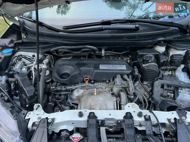 Белый Хонда СРВ, объемом двигателя 1.6 л и пробегом 151 тыс. км за 19850 $, фото 33 на Automoto.ua