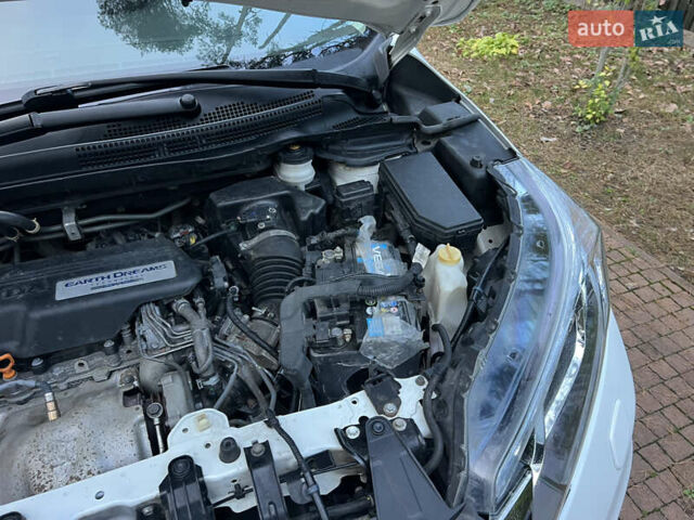 Белый Хонда СРВ, объемом двигателя 1.6 л и пробегом 151 тыс. км за 19850 $, фото 34 на Automoto.ua