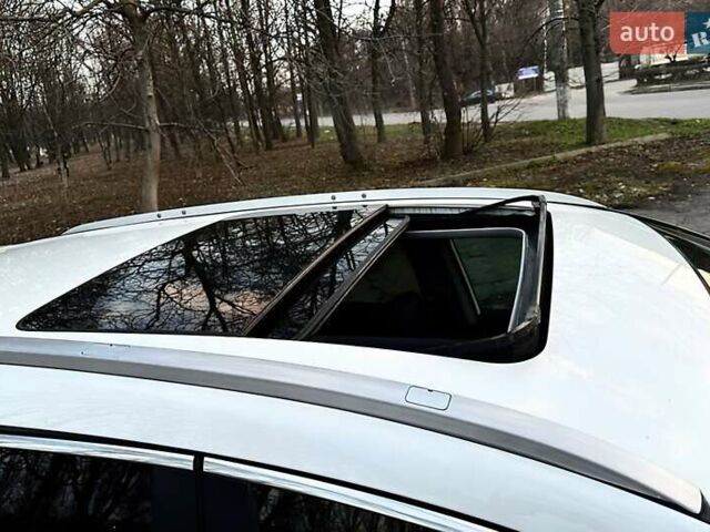 Белый Хонда СРВ, объемом двигателя 1.5 л и пробегом 101 тыс. км за 18300 $, фото 10 на Automoto.ua