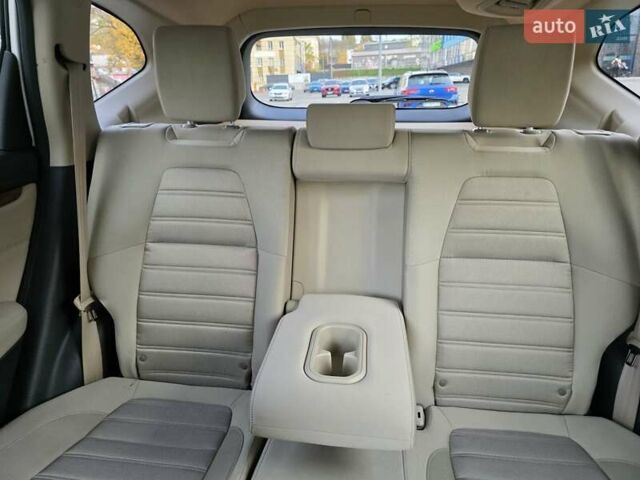 Белый Хонда СРВ, объемом двигателя 1.5 л и пробегом 115 тыс. км за 19500 $, фото 36 на Automoto.ua