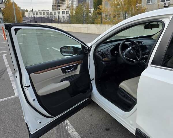 Белый Хонда СРВ, объемом двигателя 1.5 л и пробегом 115 тыс. км за 19500 $, фото 31 на Automoto.ua