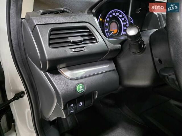 Білий Хонда СРВ, об'ємом двигуна 1.6 л та пробігом 188 тис. км за 20999 $, фото 38 на Automoto.ua