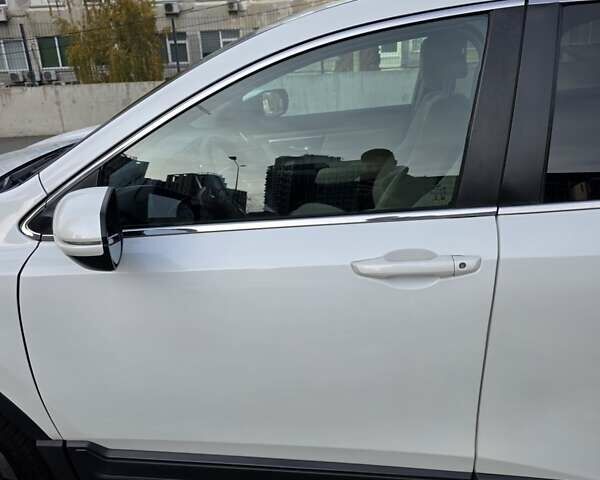 Белый Хонда СРВ, объемом двигателя 1.5 л и пробегом 115 тыс. км за 19500 $, фото 14 на Automoto.ua