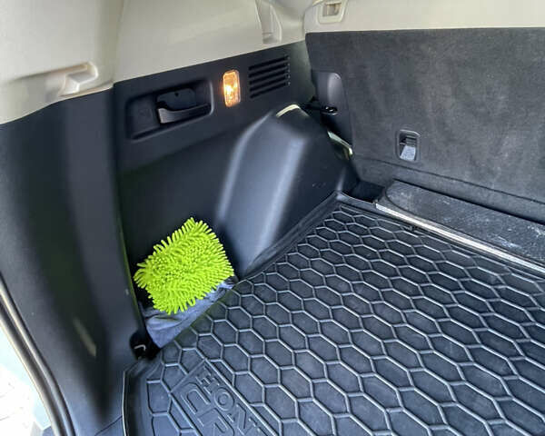 Белый Хонда СРВ, объемом двигателя 2.36 л и пробегом 70 тыс. км за 21500 $, фото 23 на Automoto.ua