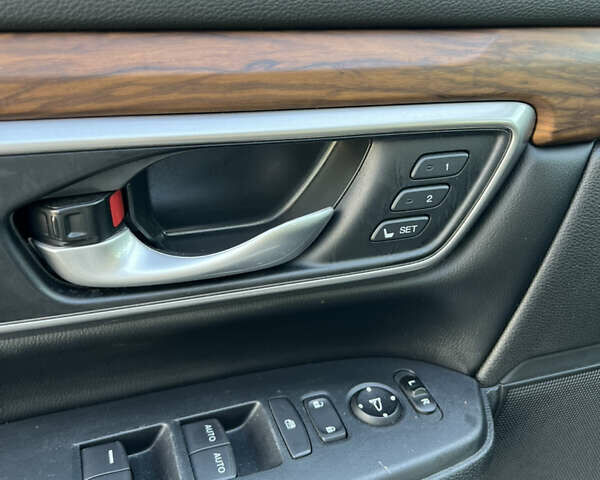 Белый Хонда СРВ, объемом двигателя 1.5 л и пробегом 148 тыс. км за 19850 $, фото 22 на Automoto.ua