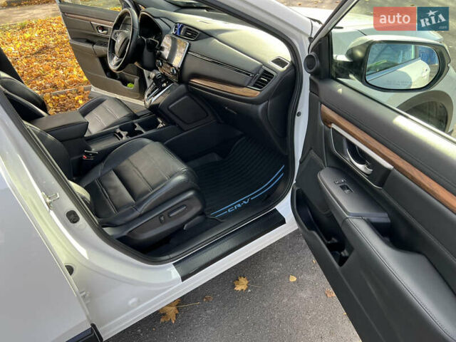 Белый Хонда СРВ, объемом двигателя 1.5 л и пробегом 148 тыс. км за 19850 $, фото 12 на Automoto.ua