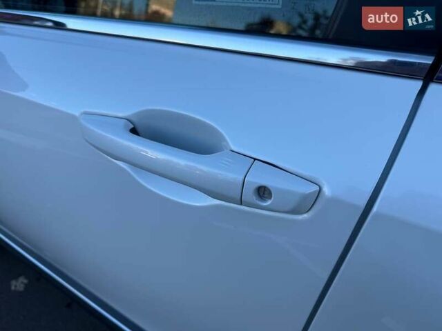 Хонда СРВ 2020 в Киеве на Automoto.ua Белый Хонда СРВ, объемом двигателя 1.99 л и пробегом 80 тыс. км за 25990 $, фото 11 на Automoto.ua