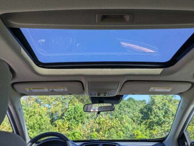 Белый Хонда СРВ, объемом двигателя 1.5 л и пробегом 26 тыс. км за 9300 $, фото 8 на Automoto.ua