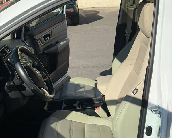 Белый Хонда СРВ, объемом двигателя 1.99 л и пробегом 49 тыс. км за 31000 $, фото 7 на Automoto.ua