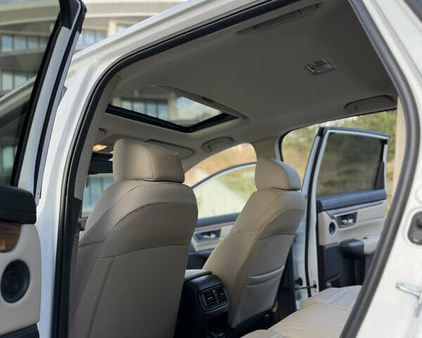 Белый Хонда СРВ, объемом двигателя 1.99 л и пробегом 49 тыс. км за 31000 $, фото 25 на Automoto.ua