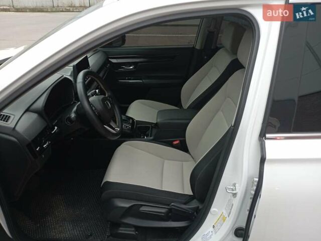 Белый Хонда СРВ, объемом двигателя 1.5 л и пробегом 9 тыс. км за 27000 $, фото 5 на Automoto.ua