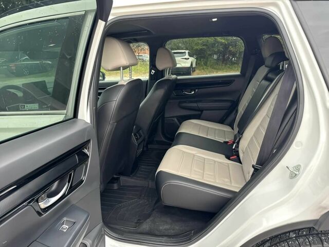 Хонда СРВ 2023 в Одессе на Automoto.ua Белый Хонда СРВ, объемом двигателя 2 л и пробегом 17 тыс. км за 19450 $, фото 12 на Automoto.ua