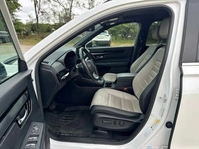 Хонда СРВ 2023 в Одессе на Automoto.ua Белый Хонда СРВ, объемом двигателя 2 л и пробегом 17 тыс. км за 19450 $, фото 8 на Automoto.ua