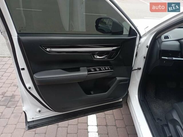 Белый Хонда СРВ, объемом двигателя 1.5 л и пробегом 9 тыс. км за 27000 $, фото 2 на Automoto.ua