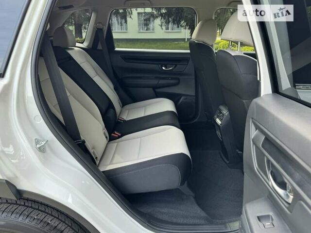 Белый Хонда СРВ, объемом двигателя 1.5 л и пробегом 25 тыс. км за 33900 $, фото 40 на Automoto.ua