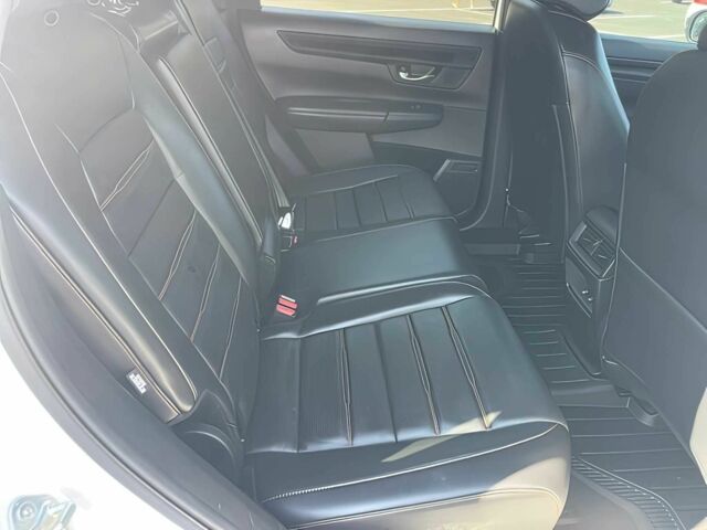 Білий Хонда СРВ, об'ємом двигуна 2 л та пробігом 16 тис. км за 19500 $, фото 12 на Automoto.ua