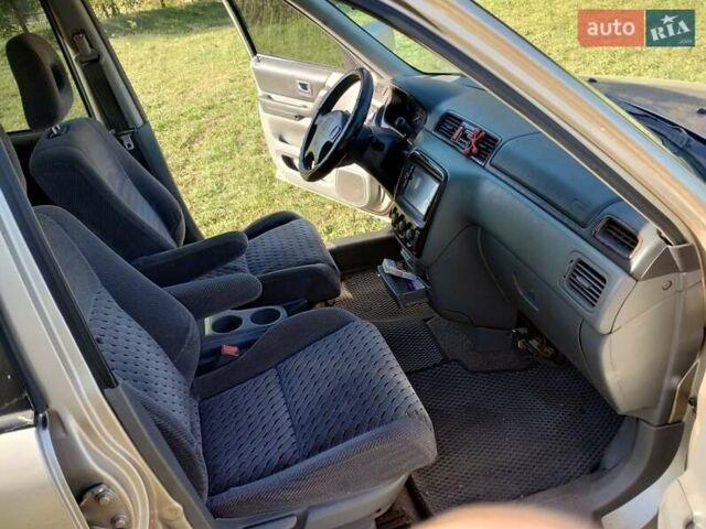 Бежевий Хонда СРВ, об'ємом двигуна 1.6 л та пробігом 355 тис. км за 5000 $, фото 6 на Automoto.ua