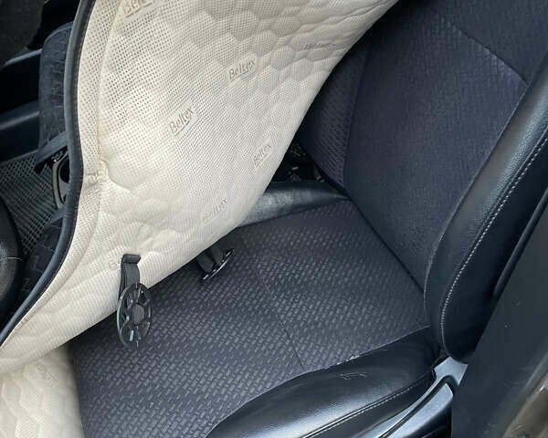 Бежевий Хонда СРВ, об'ємом двигуна 2 л та пробігом 209 тис. км за 6000 $, фото 32 на Automoto.ua