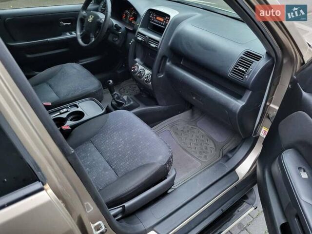 Бежевый Хонда СРВ, объемом двигателя 2 л и пробегом 351 тыс. км за 4100 $, фото 8 на Automoto.ua