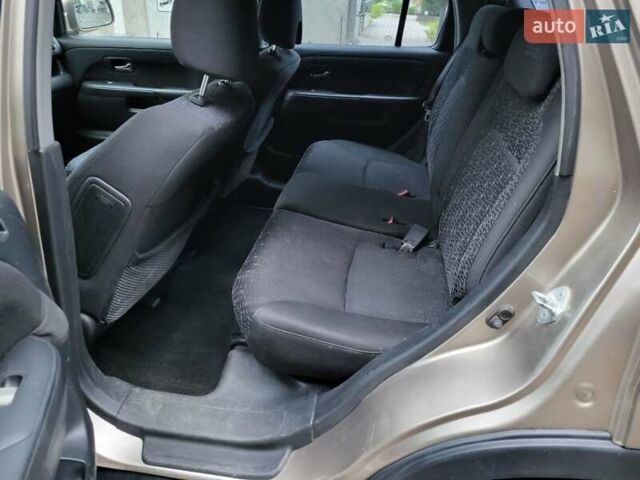 Бежевый Хонда СРВ, объемом двигателя 2 л и пробегом 351 тыс. км за 4100 $, фото 9 на Automoto.ua