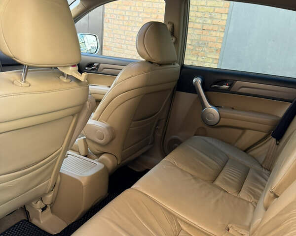 Хонда СРВ 2007 в Киеве на Automoto.ua Бежевый Хонда СРВ, объемом двигателя 2.35 л и пробегом 330 тыс. км за 8850 $, фото 6 на Automoto.ua