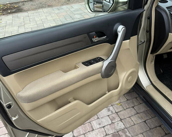 Бежевий Хонда СРВ, об'ємом двигуна 2.4 л та пробігом 292 тис. км за 8450 $, фото 8 на Automoto.ua