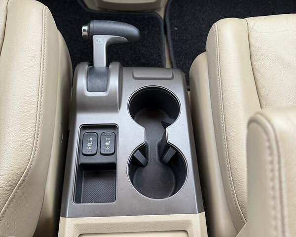 Бежевий Хонда СРВ, об'ємом двигуна 2 л та пробігом 247 тис. км за 12499 $, фото 9 на Automoto.ua