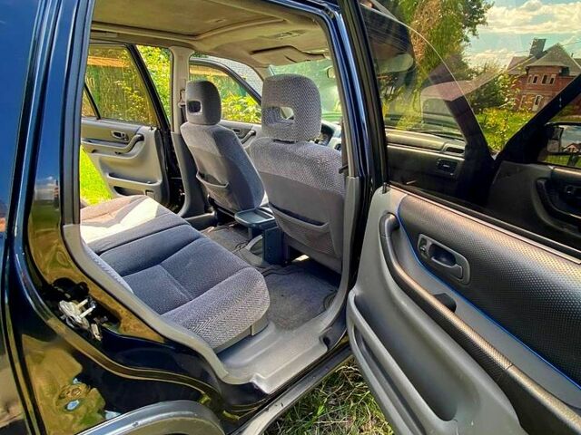 Черный Хонда СРВ, объемом двигателя 2 л и пробегом 360 тыс. км за 5500 $, фото 5 на Automoto.ua