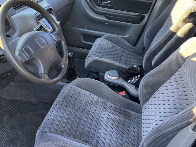 Черный Хонда СРВ, объемом двигателя 2 л и пробегом 220 тыс. км за 5100 $, фото 4 на Automoto.ua