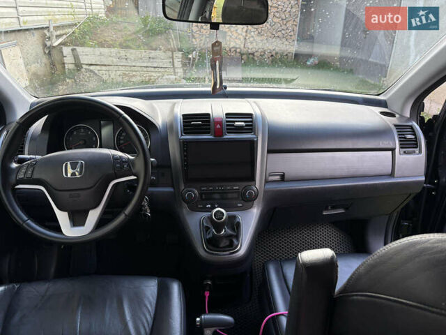 Черный Хонда СРВ, объемом двигателя 2.2 л и пробегом 247 тыс. км за 9600 $, фото 7 на Automoto.ua