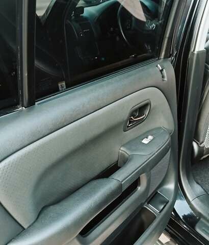 Черный Хонда СРВ, объемом двигателя 2 л и пробегом 186 тыс. км за 10000 $, фото 18 на Automoto.ua