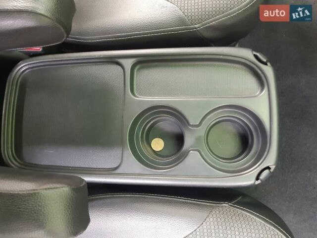 Черный Хонда СРВ, объемом двигателя 2 л и пробегом 316 тыс. км за 8200 $, фото 22 на Automoto.ua