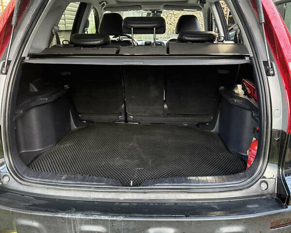 Черный Хонда СРВ, объемом двигателя 2.2 л и пробегом 247 тыс. км за 9600 $, фото 5 на Automoto.ua