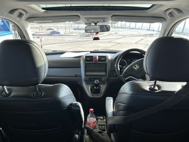 Черный Хонда СРВ, объемом двигателя 2.2 л и пробегом 340 тыс. км за 4000 $, фото 5 на Automoto.ua