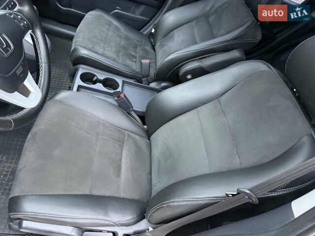 Черный Хонда СРВ, объемом двигателя 2.35 л и пробегом 124 тыс. км за 12000 $, фото 6 на Automoto.ua