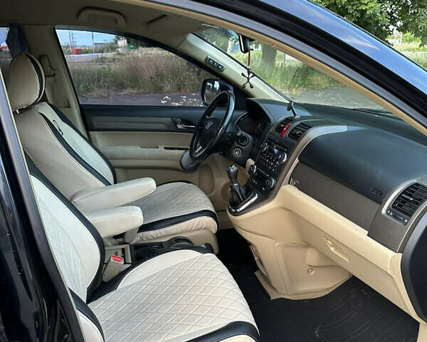 Черный Хонда СРВ, объемом двигателя 2.2 л и пробегом 260 тыс. км за 9500 $, фото 13 на Automoto.ua